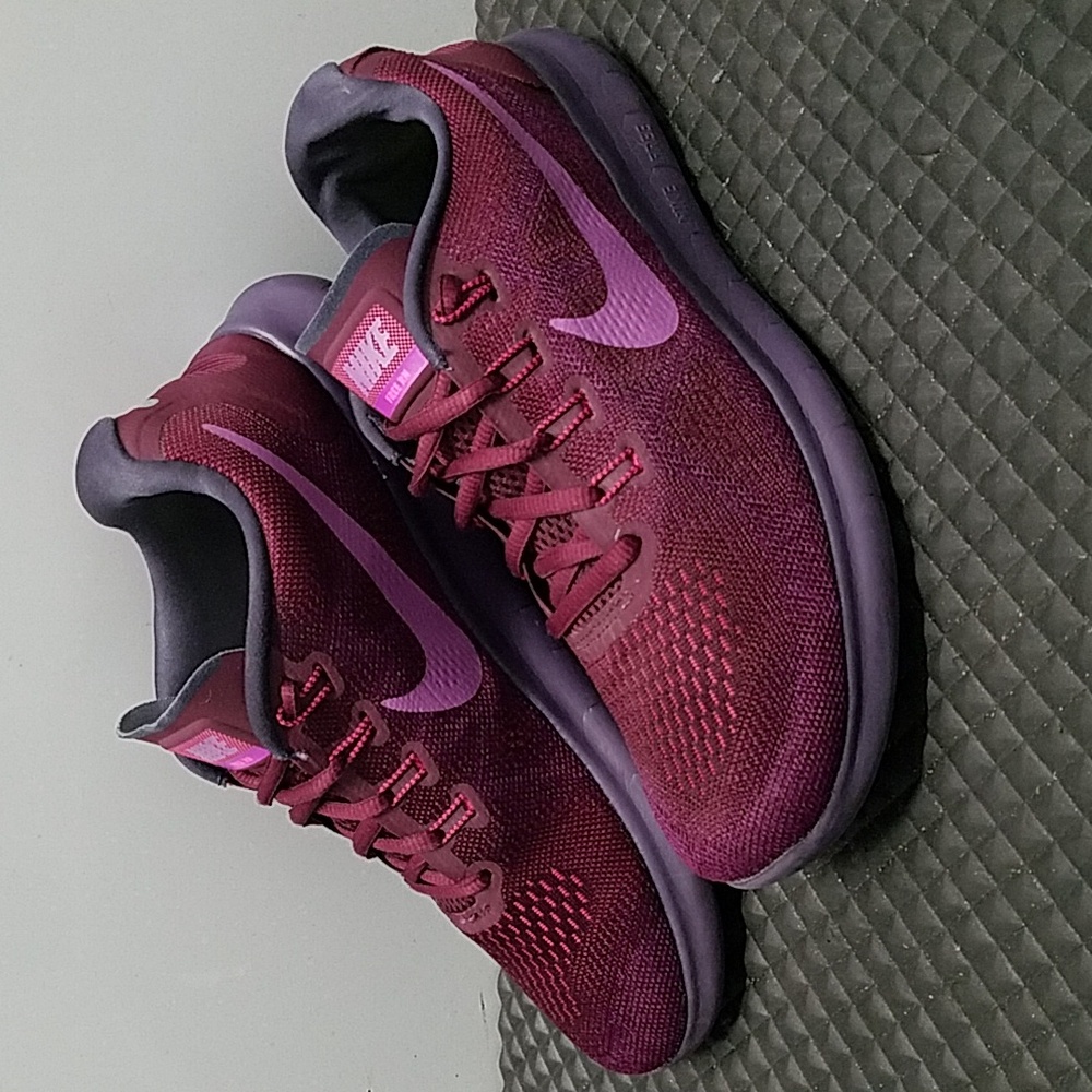 Nike Women's Athletic Shoes in Burgundy and Purple
